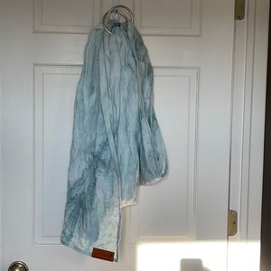Like New. Tie Dye Wildbird Ring Sling